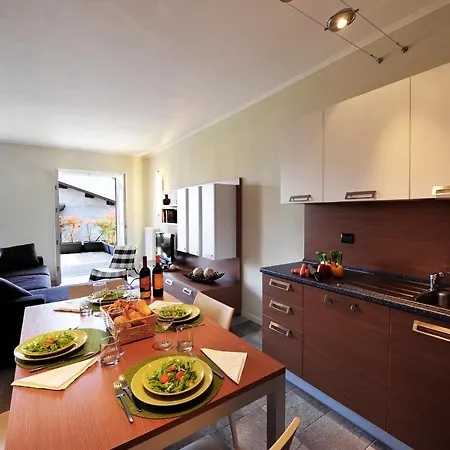 Sleeps 6 Pool * Pianello Del Lario