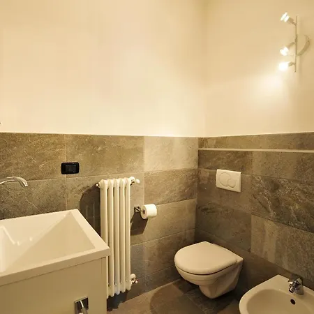 Sleeps 6 Pool Apartment Pianello Del Lario